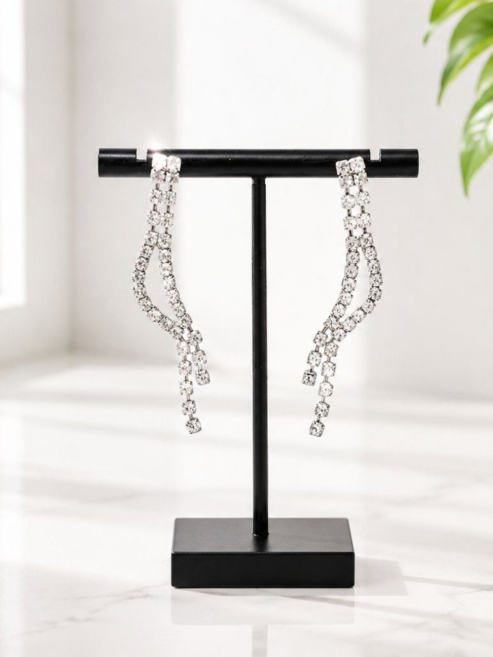 Crystal Rhinestone Dangle Drop Earrings Silver-Tone Vintage Style Elegant Statem